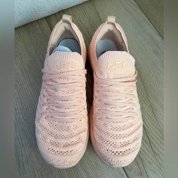 APL ♡ Techloom Wave Sneakers in Faded Peach - Picture 11 of 14